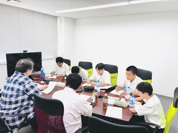 徳島県立城ノ内中等教育学校の学生さんとのインタビューの様子
